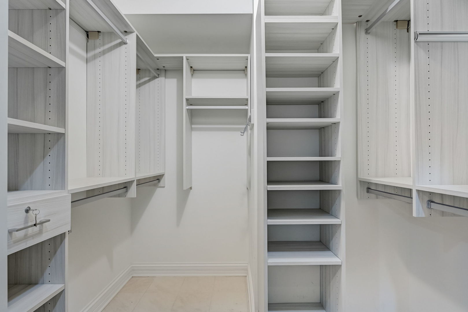 1367 North Mohawk Street, Unit 3N Chicago, IL 60610 - Photo 25 of 37 a view of walk in closet with empty racks