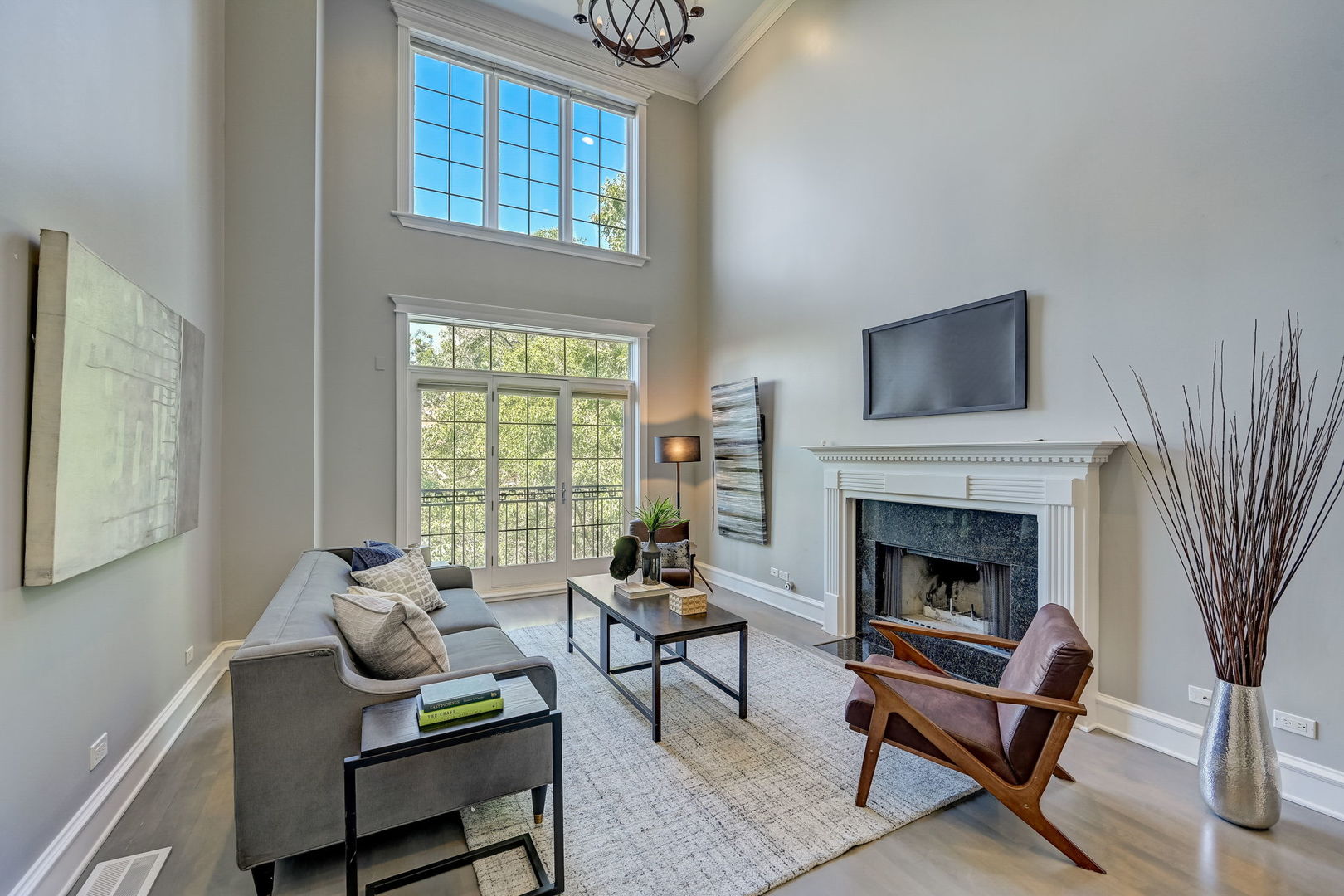 1367 North Mohawk Street, Unit 3N Chicago, IL 60610 - Photo 3 of 37 a living room with furniture fireplace and window