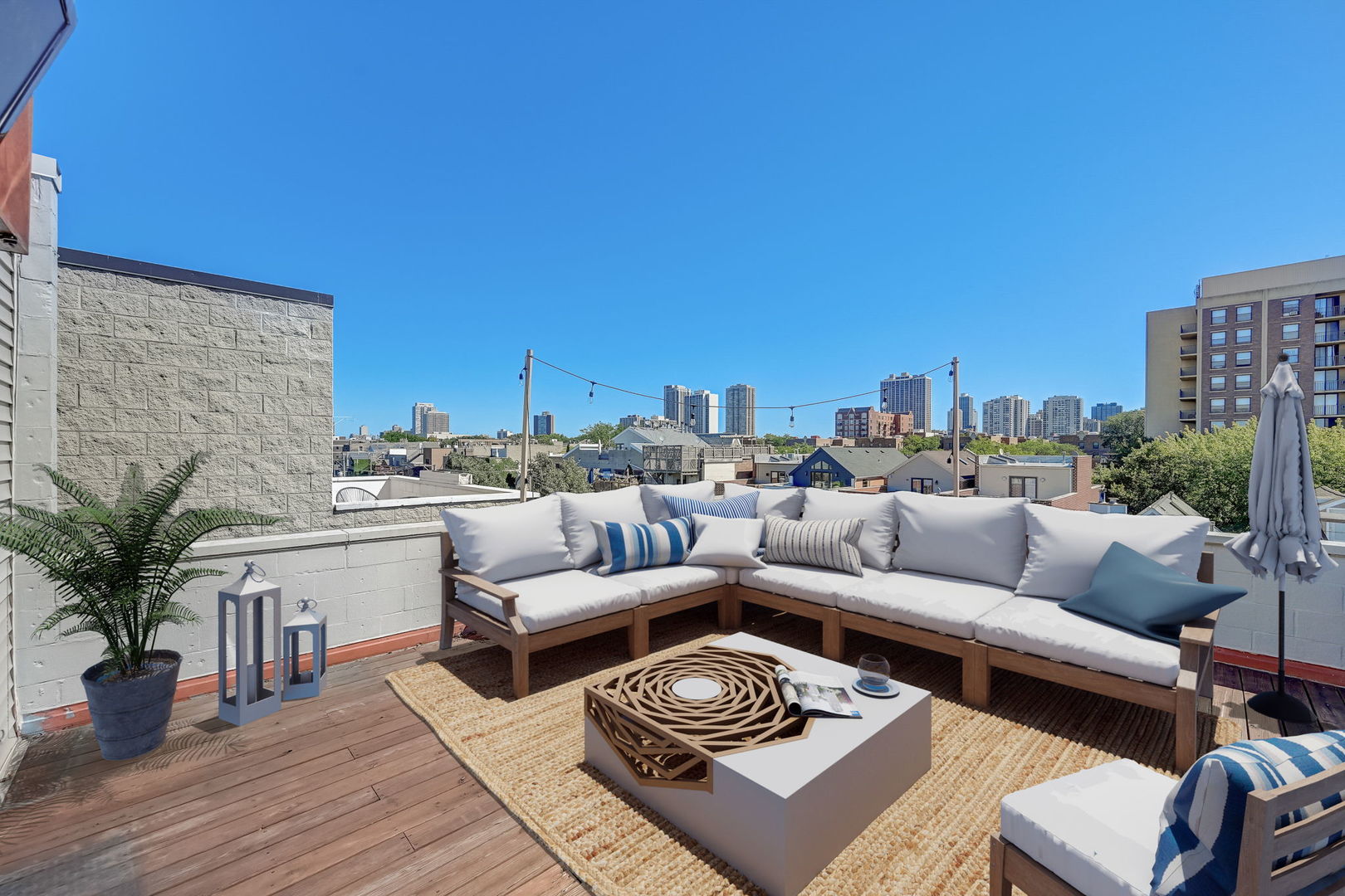 1367 North Mohawk Street, Unit 3N Chicago, IL 60610 - Photo 32 of 37 a view of a terrace with furniture