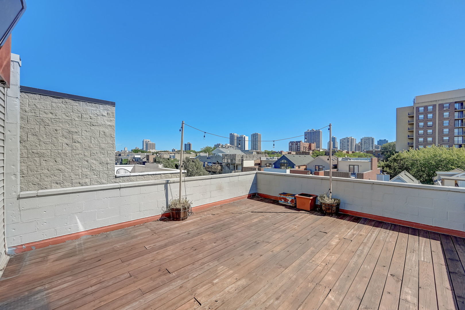 1367 North Mohawk Street, Unit 3N Chicago, IL 60610 - Photo 33 of 37 a outdoor view with a sitting space