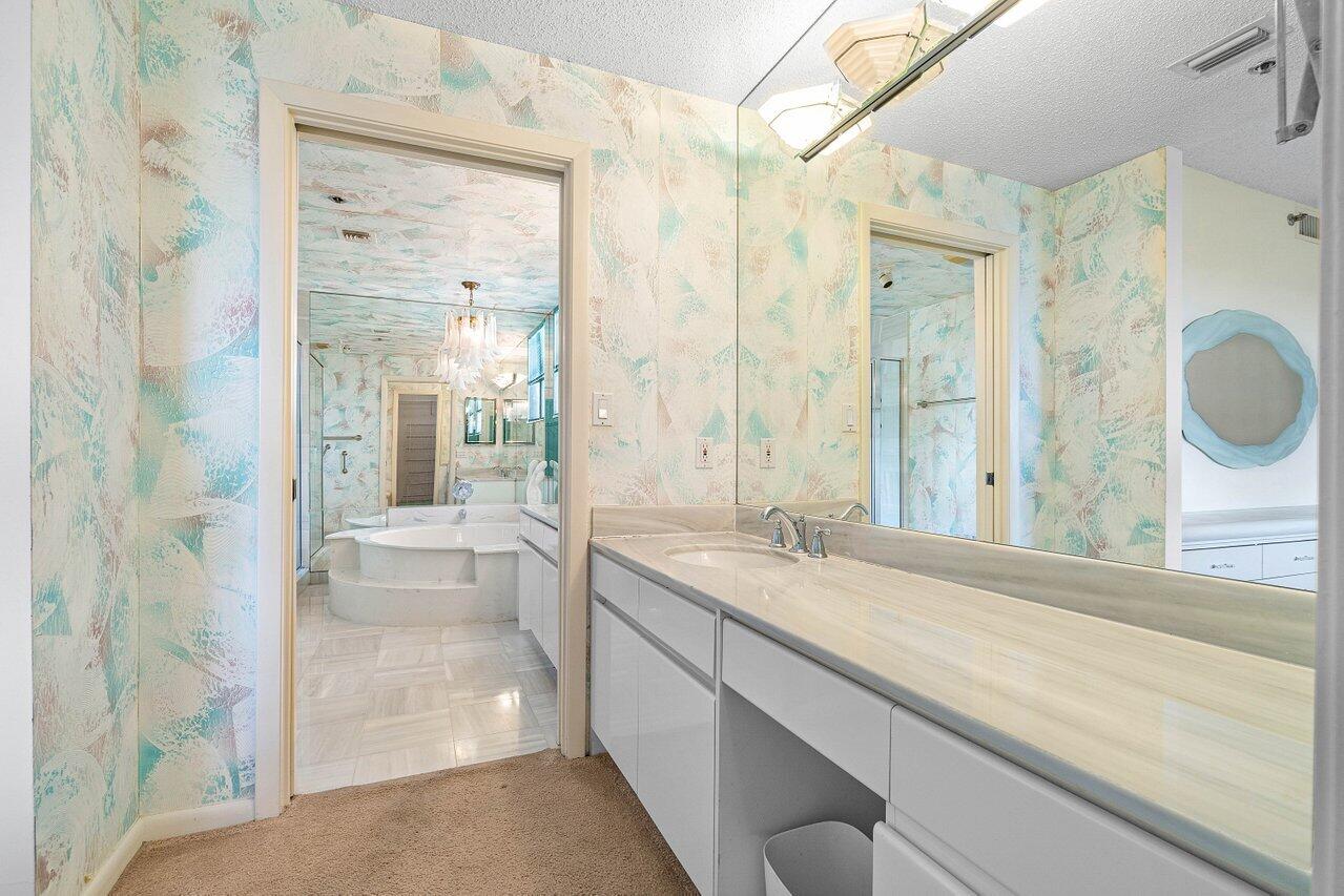 7235 Promenade Drive, Unit K401 Boca Raton, FL 33433 - Photo 19 of 39 Primary Bath