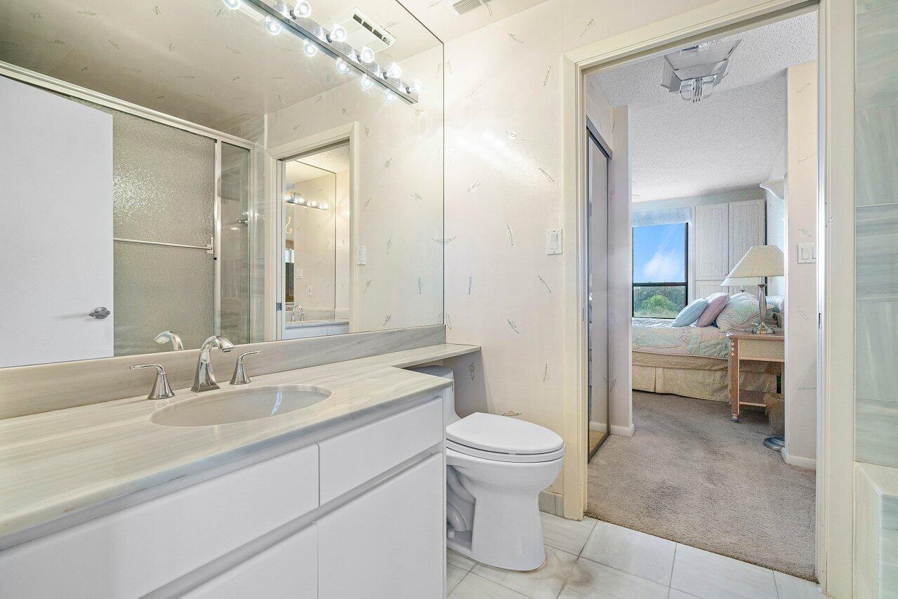 7235 Promenade Drive, Unit K401 Boca Raton, FL 33433 - Photo 23 of 39 guest bathroom