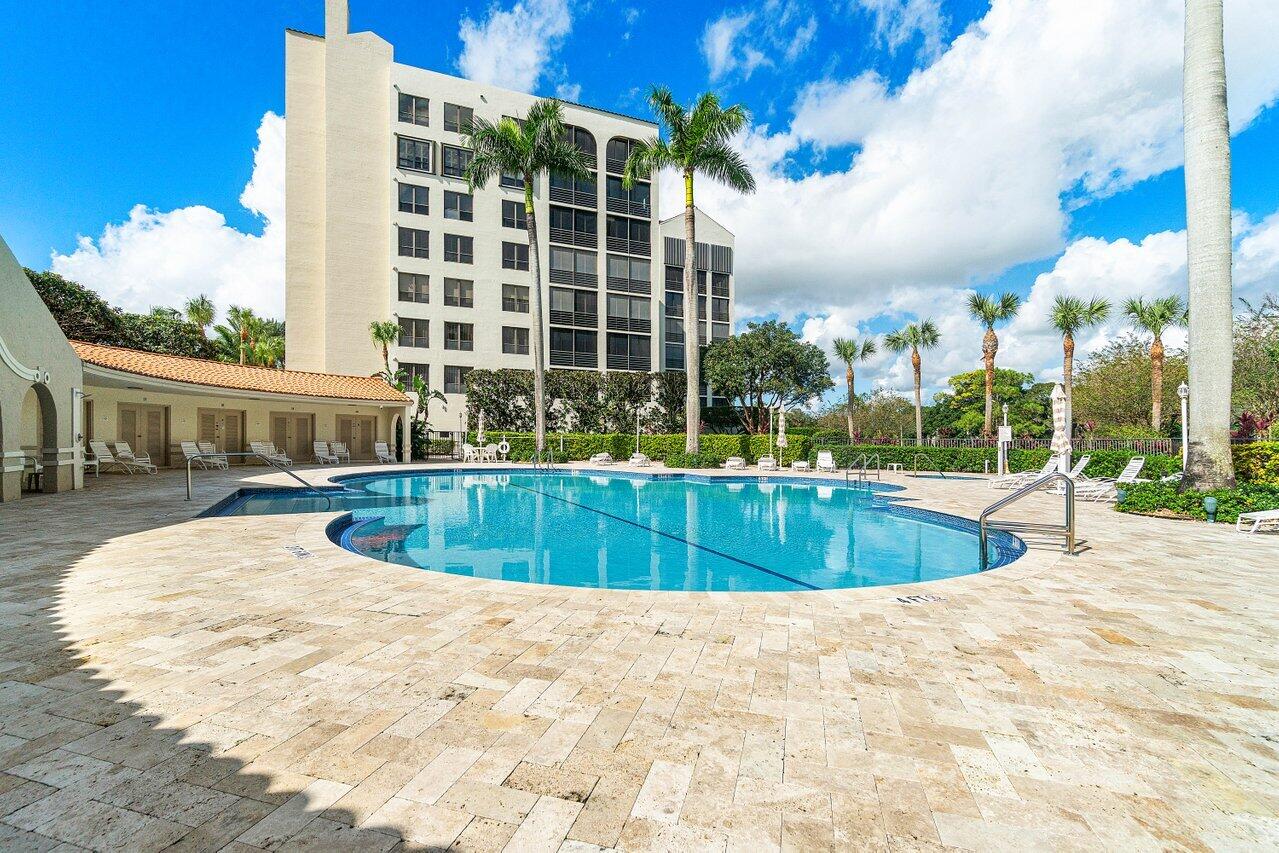 7235 Promenade Drive, Unit K401 Boca Raton, FL 33433 - Photo 29 of 39 Pool