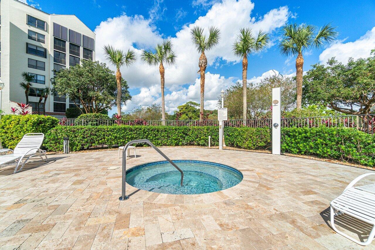 7235 Promenade Drive, Unit K401 Boca Raton, FL 33433 - Photo 30 of 39 Pool