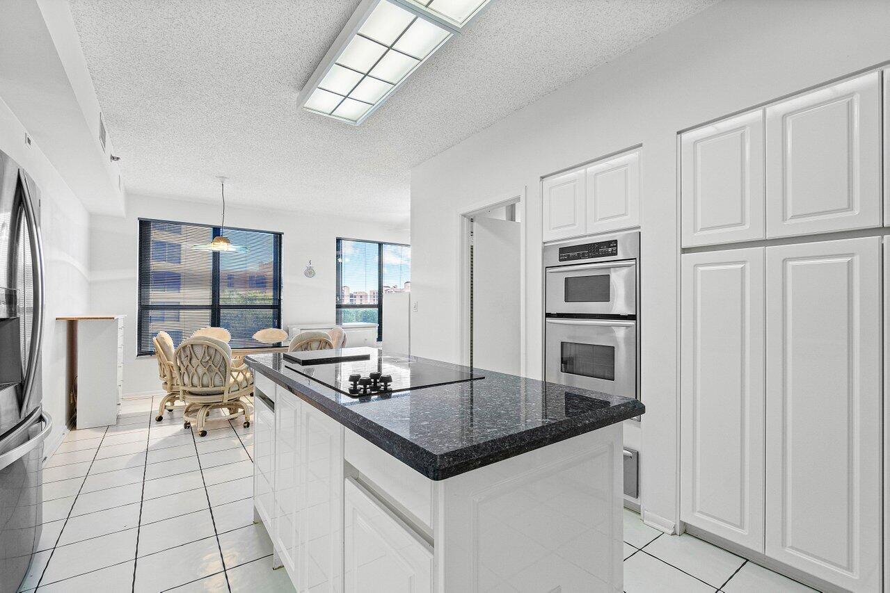 7235 Promenade Drive, Unit K401 Boca Raton, FL 33433 - Photo 6 of 39 Kitchen
