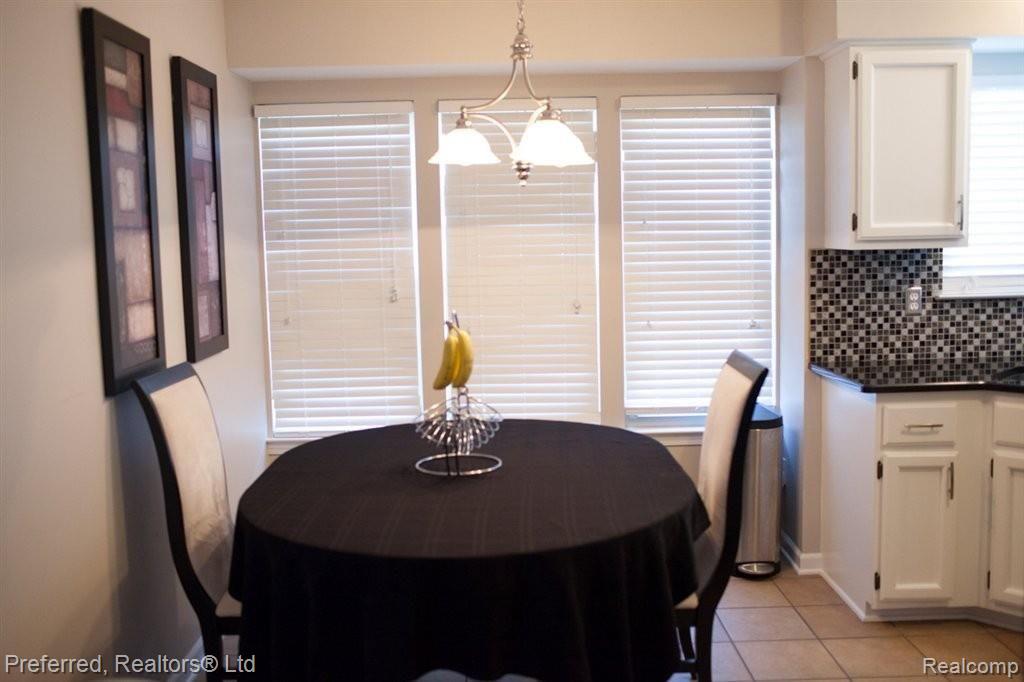 2652 Brookhaven Road Canton, MI 48188 - Photo 6 of 25 Dining-.jpg