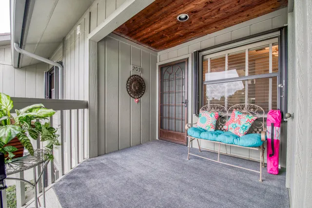 $269,880 | 6275 Southeast Charleston Place, Unit 203, Hobe Sound, FL 33455