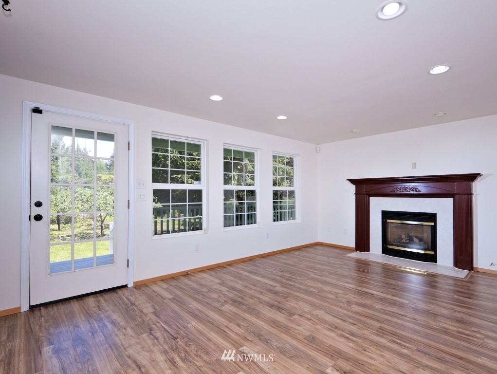 70 East Robbins Road Grapeview, WA 98546 - Photo 2 of 24 Gallery Image 2