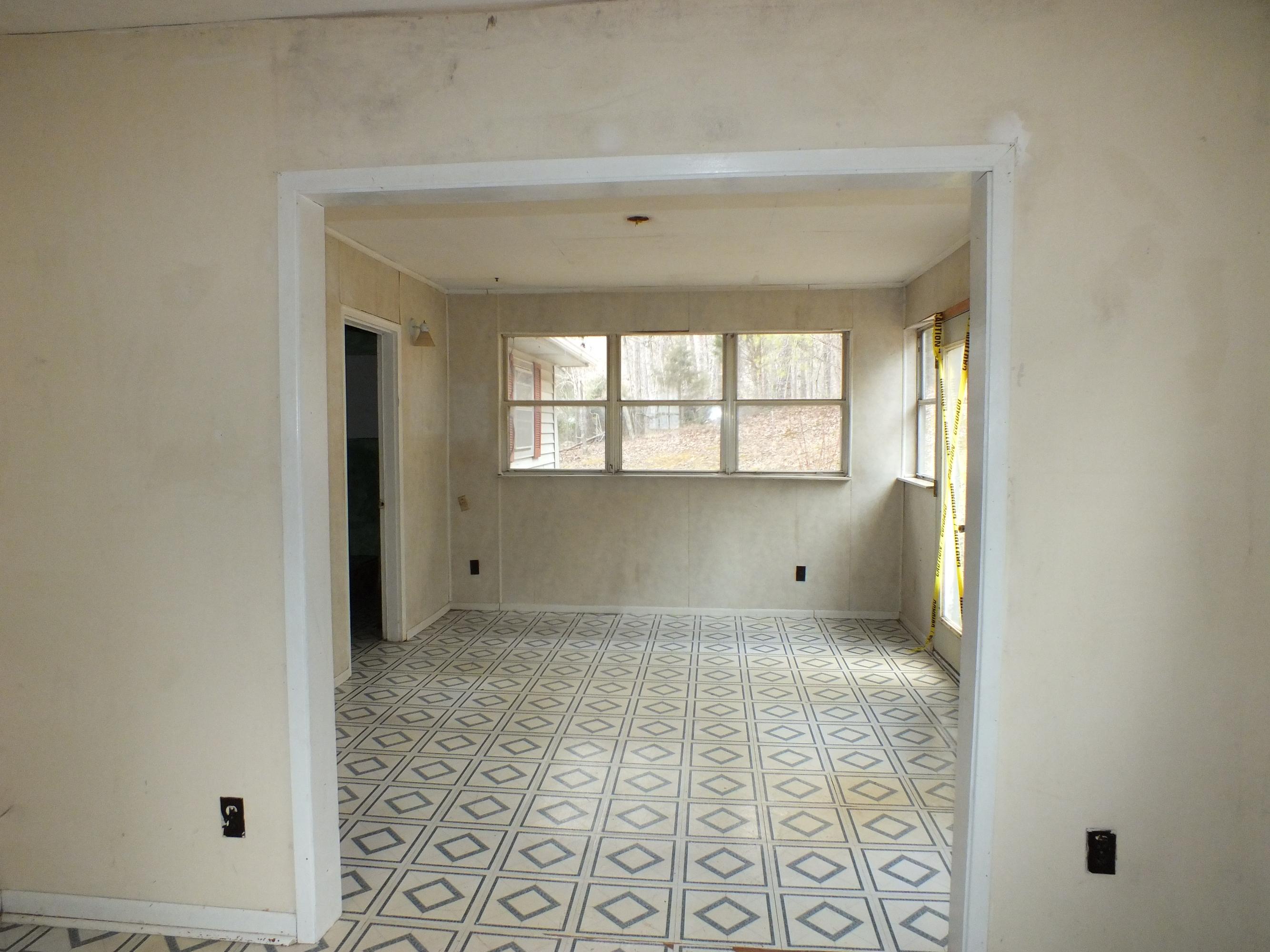 5145 Estes Road Loudon, TN 37774 - Photo 15 of 17 2014_0210ESTES-UPDATED0019