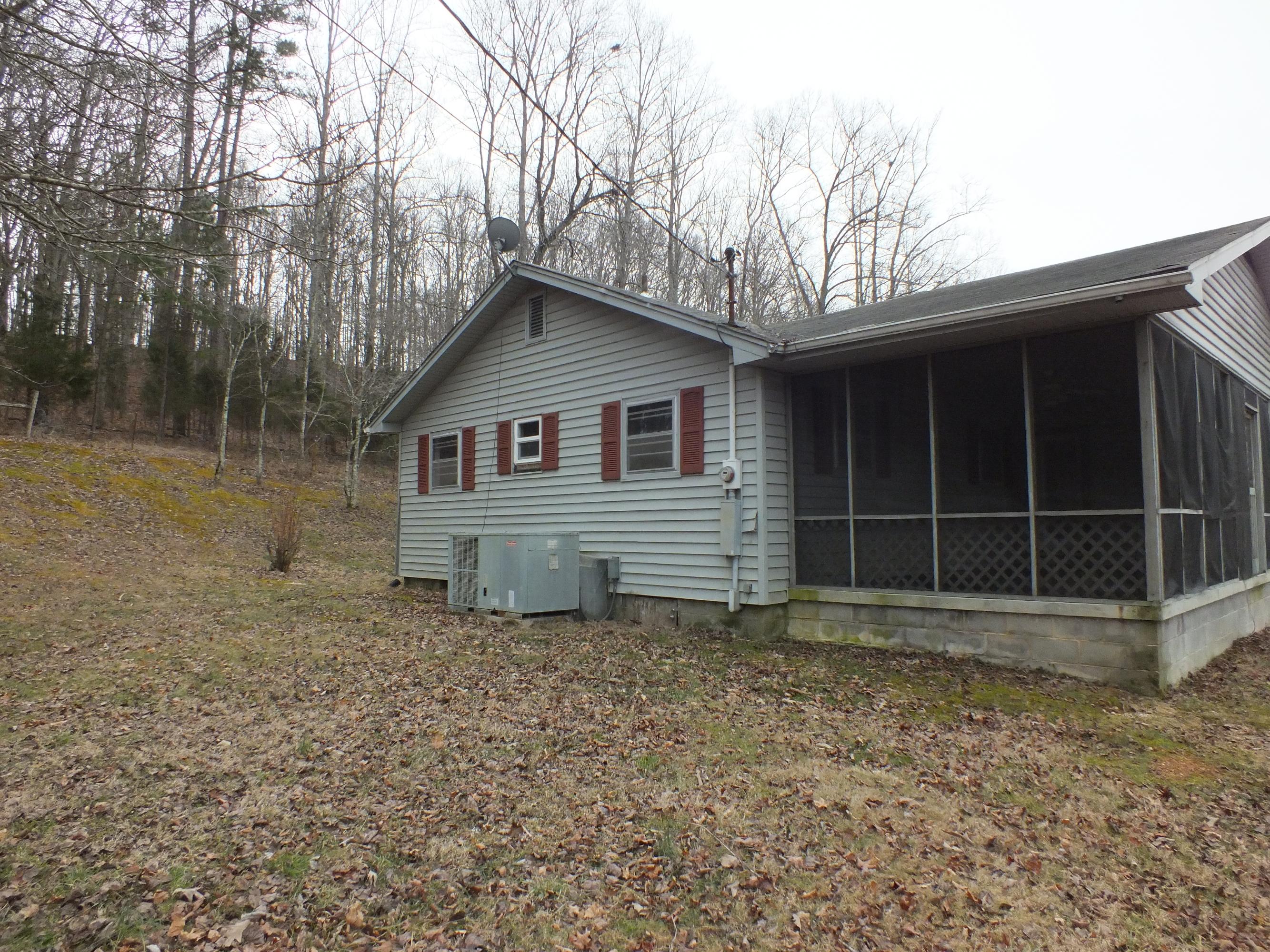 5145 Estes Road Loudon, TN 37774 - Photo 4 of 17 2014_0210ESTES-UPDATED0006