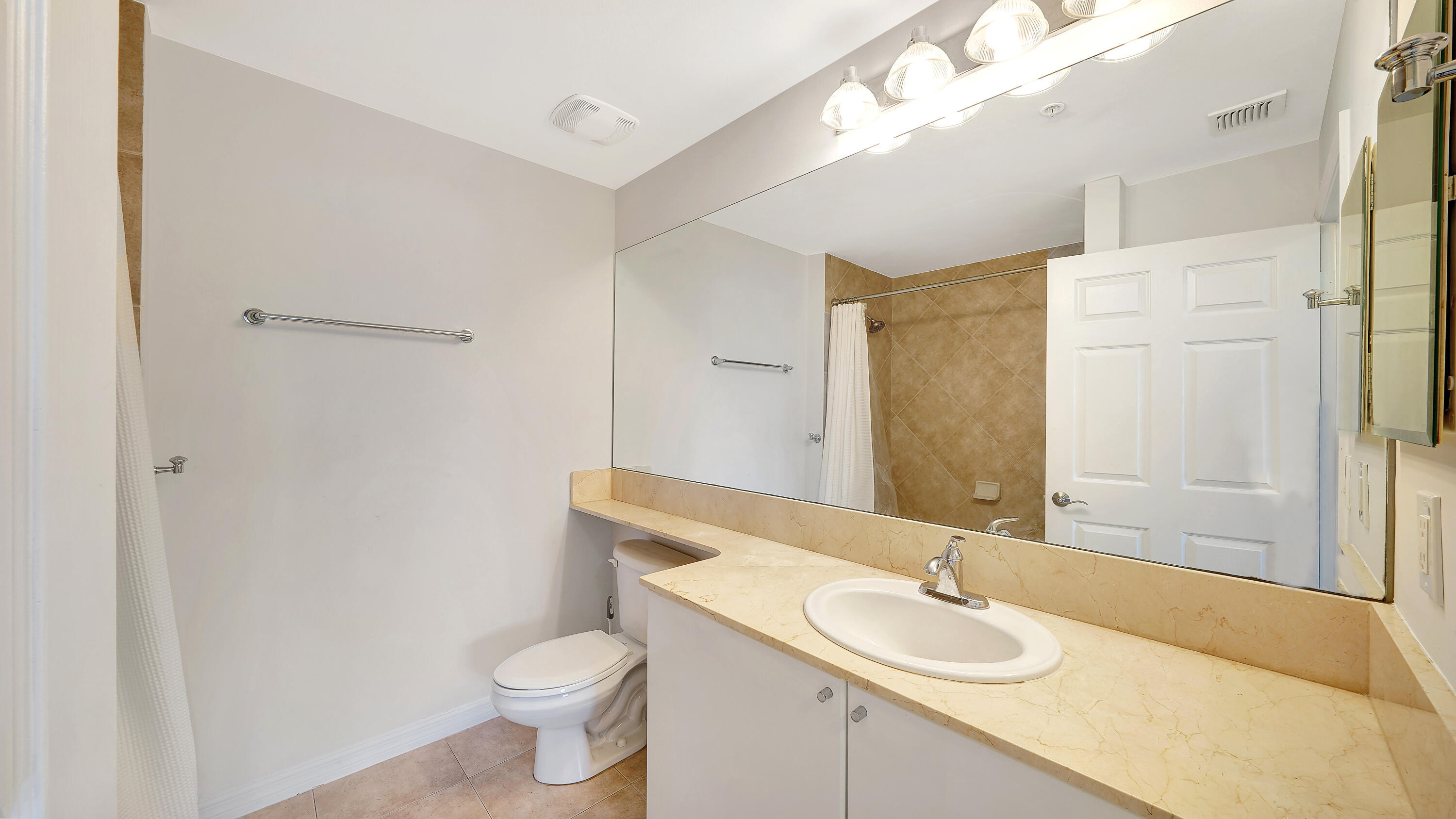 233 South Federal Highway, Unit 425 Boca Raton, FL 33432 - Photo 30 of 49 17 Primary Bathroom (1)