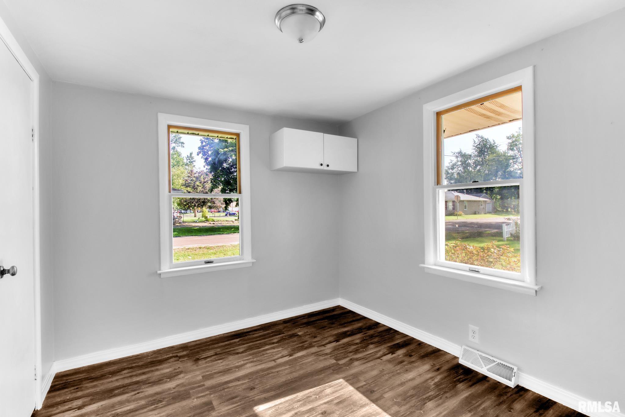 113 Sherwood Park Road Washington, IL 61571 - Photo 27 of 36 Gallery Image 27