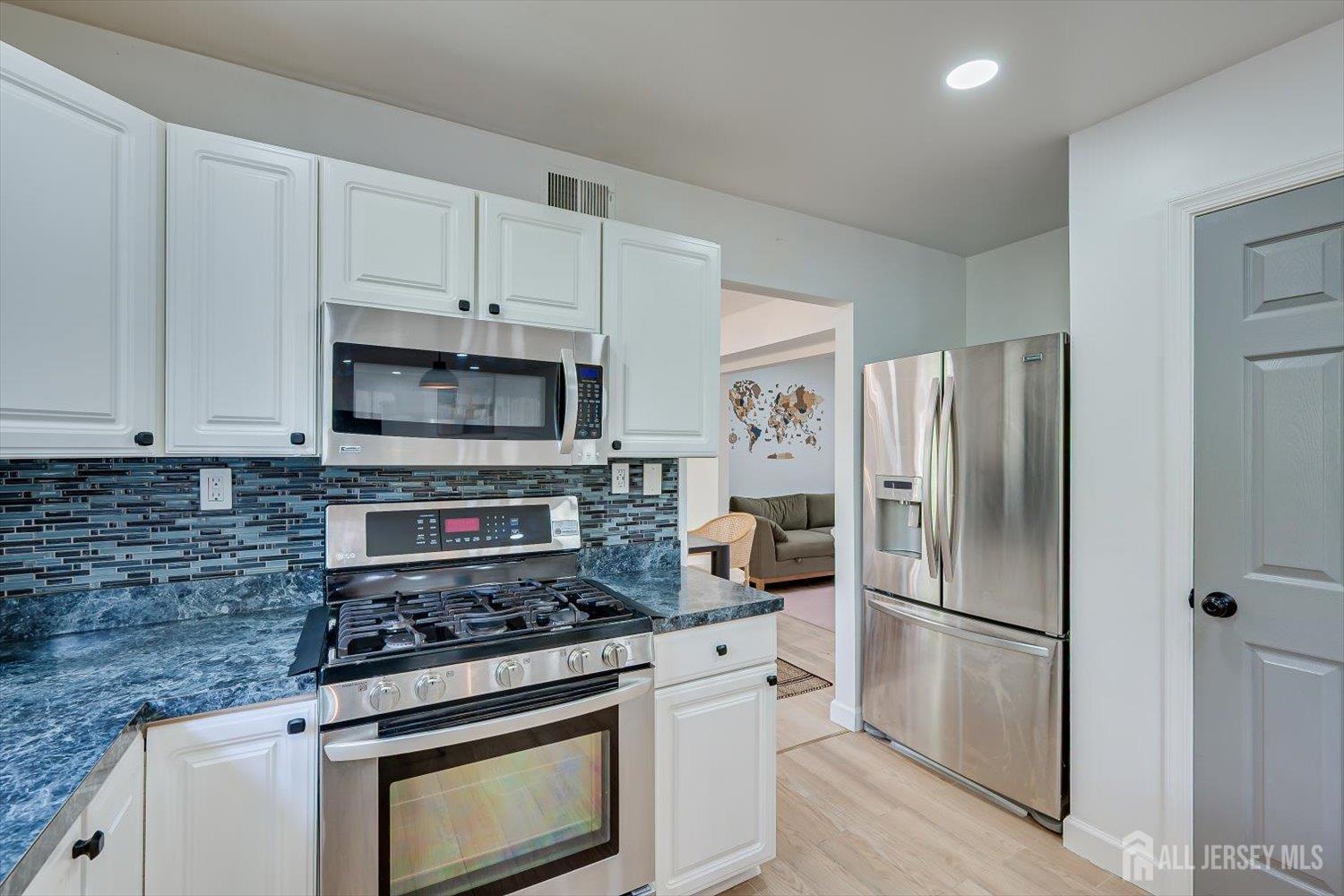 122 Dewolfe Street Edison, NJ 08817 - Photo 15 of 50