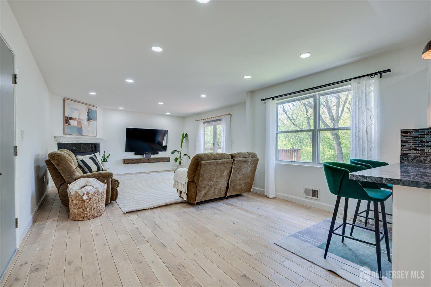 122 Dewolfe Street Edison, NJ 08817 - Photo 16 of 50