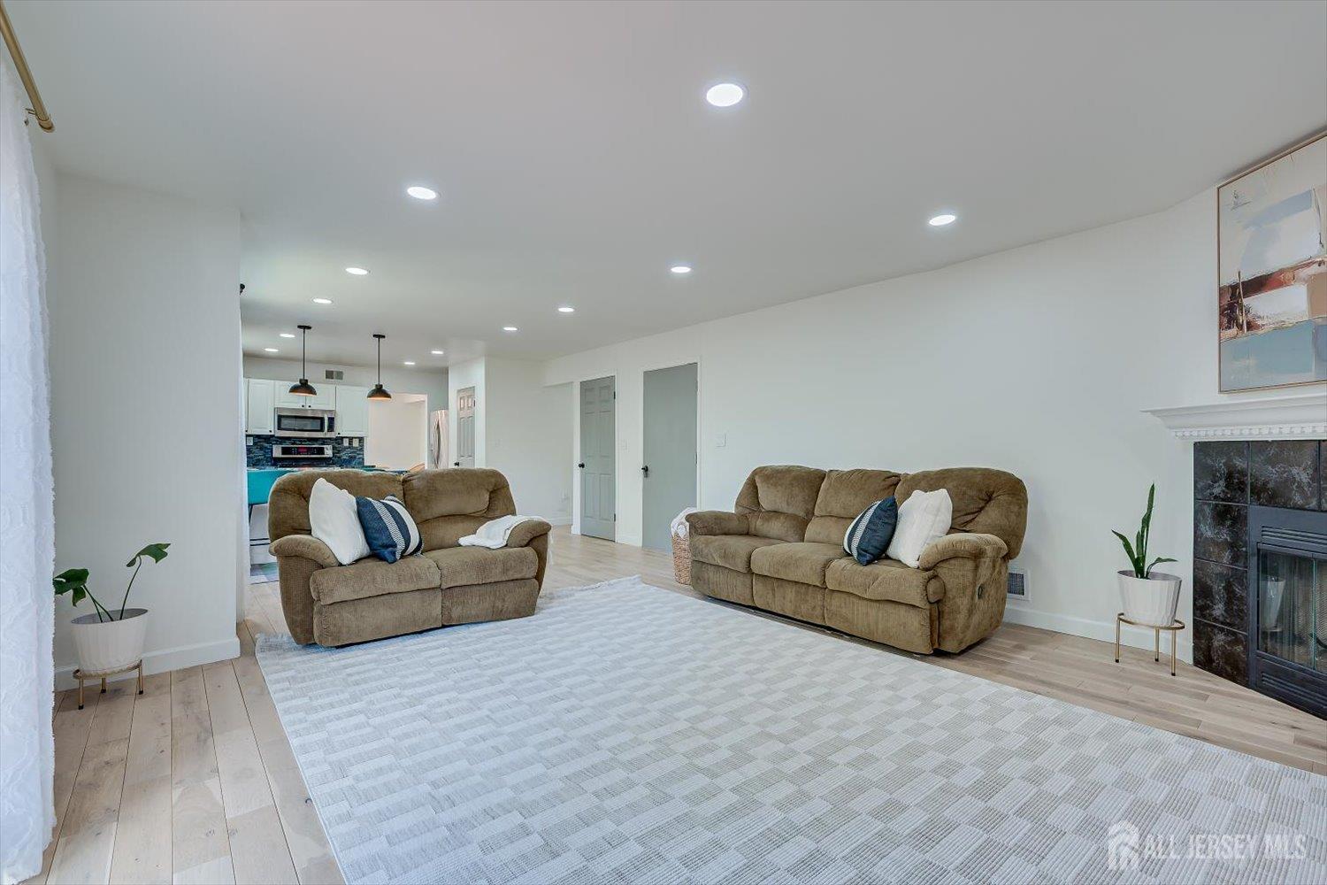 122 Dewolfe Street Edison, NJ 08817 - Photo 20 of 50