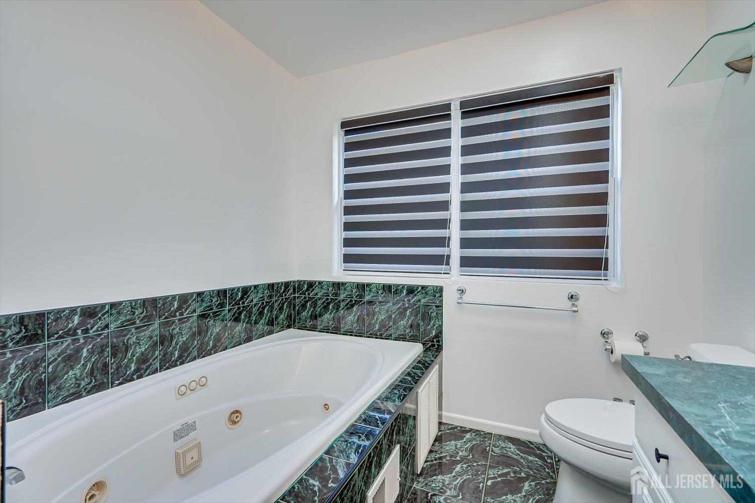 122 Dewolfe Street Edison, NJ 08817 - Photo 28 of 50