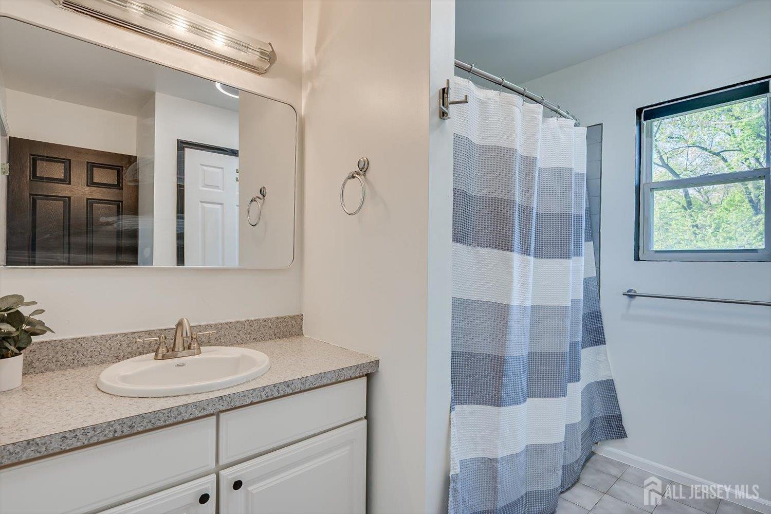 122 Dewolfe Street Edison, NJ 08817 - Photo 34 of 50