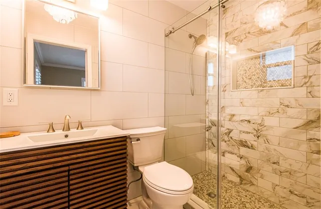 $5,000 | 1900 Benjamin Franklin Drive, Unit 3, Sarasota, FL 34236