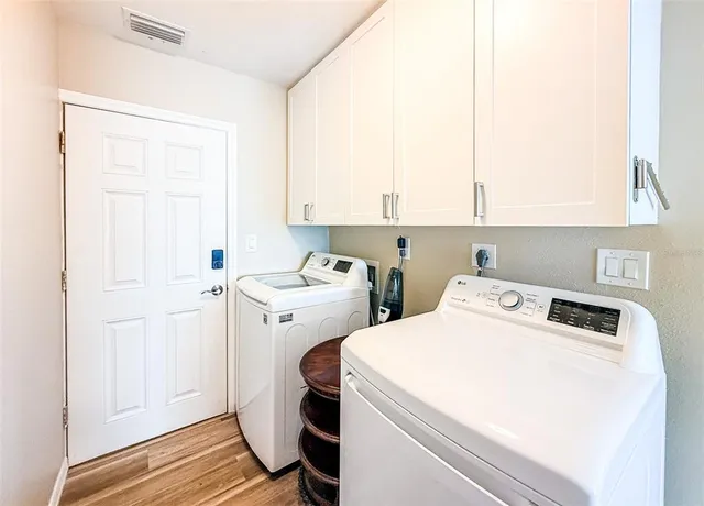 $5,000 | 1900 Benjamin Franklin Drive, Unit 3, Sarasota, FL 34236