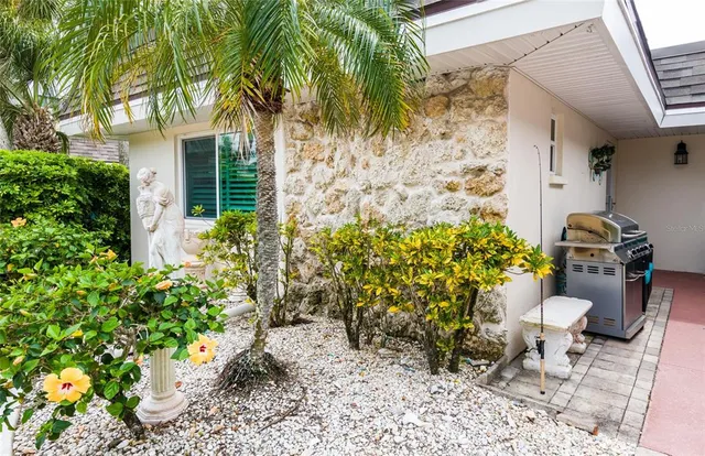 $5,000 | 1900 Benjamin Franklin Drive, Unit 3, Sarasota, FL 34236