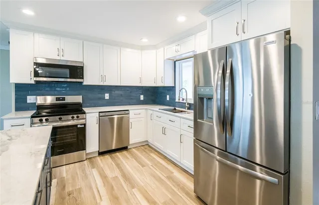 $5,000 | 1900 Benjamin Franklin Drive, Unit 3, Sarasota, FL 34236