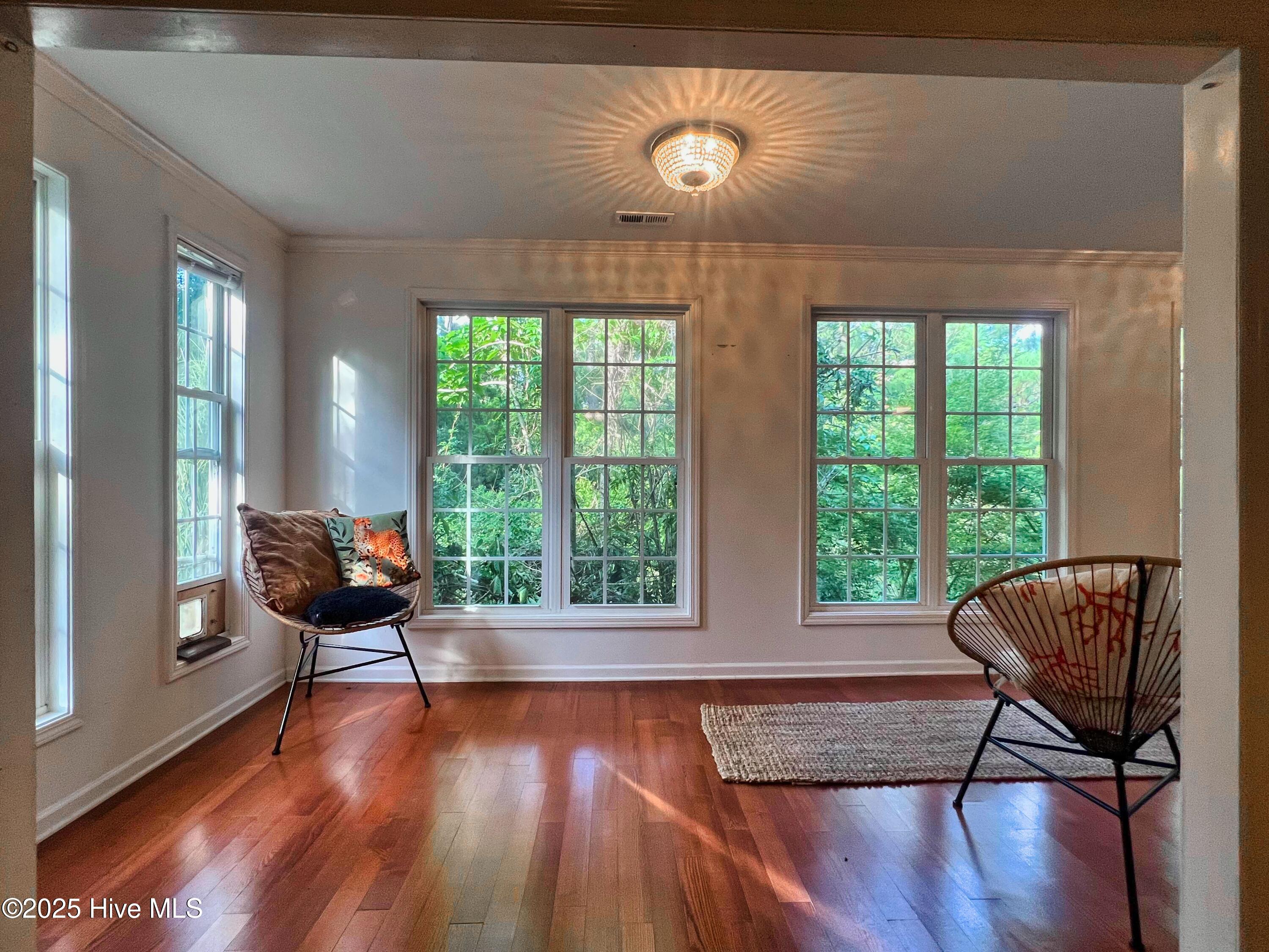 318 Buccaneer Road Wilmington, NC 28409 - Photo 10 of 64 (12) Sun Room