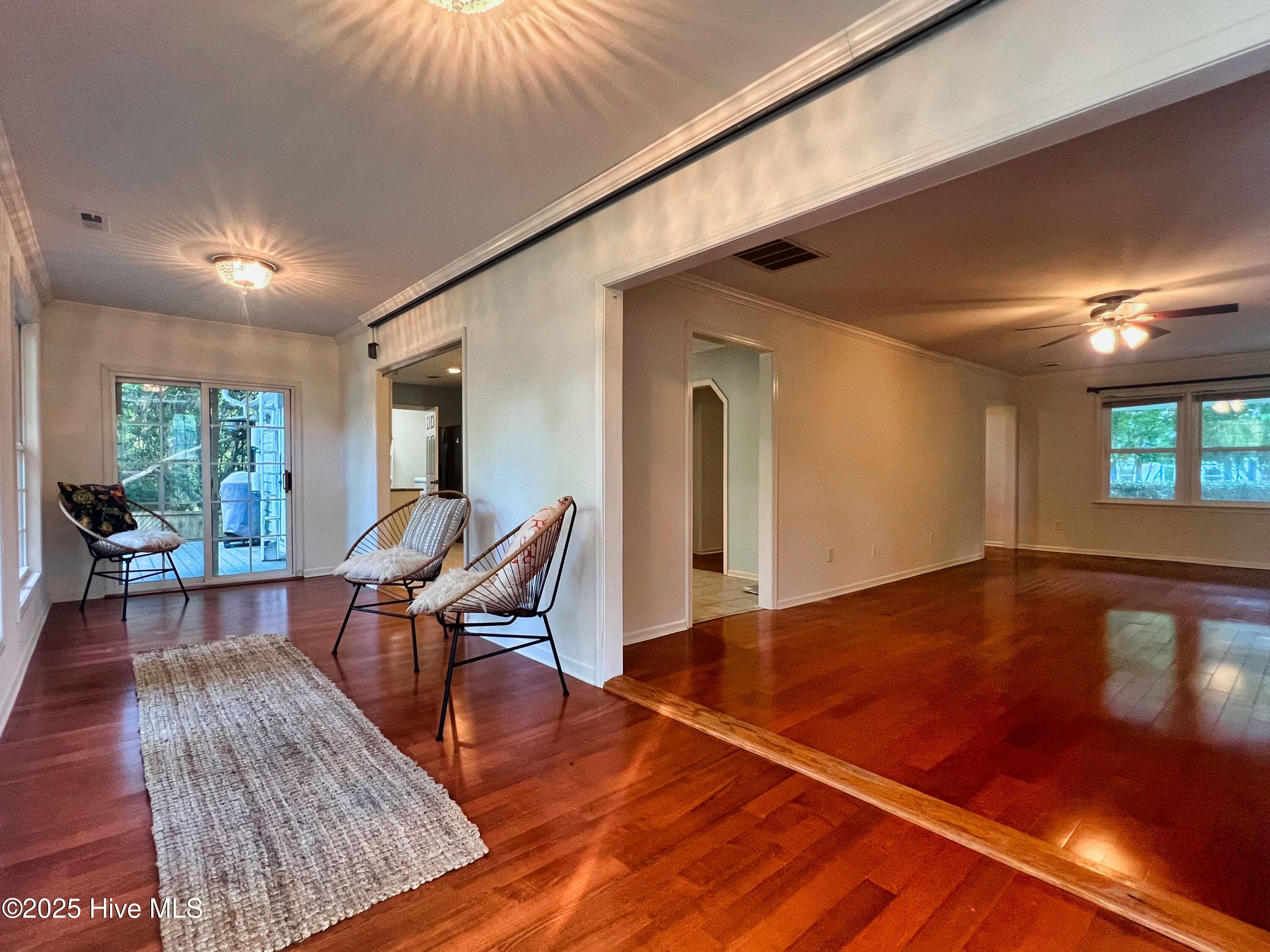 318 Buccaneer Road Wilmington, NC 28409 - Photo 11 of 64 (13) Sun Room