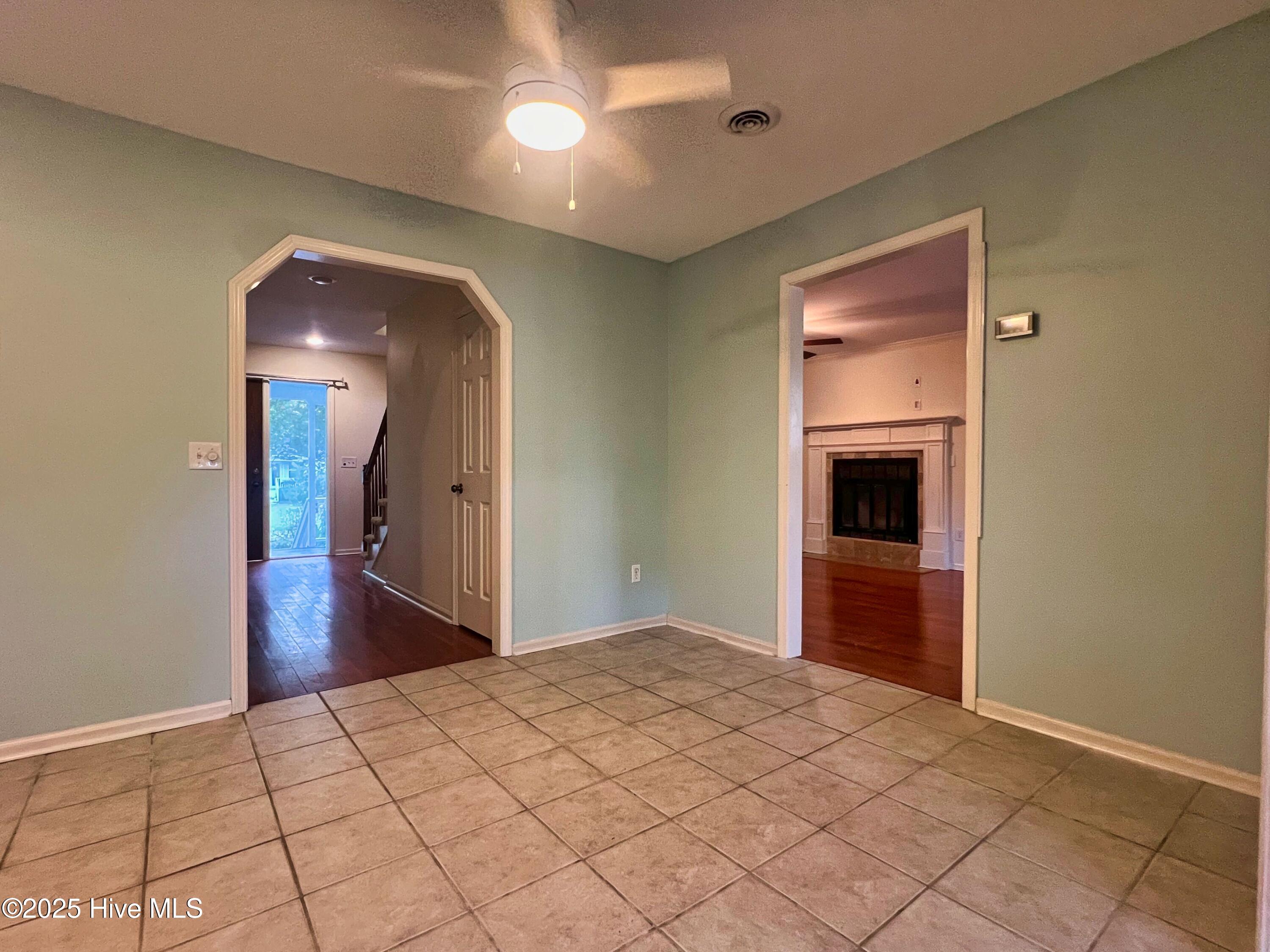 318 Buccaneer Road Wilmington, NC 28409 - Photo 13 of 64 (15) Dining Room