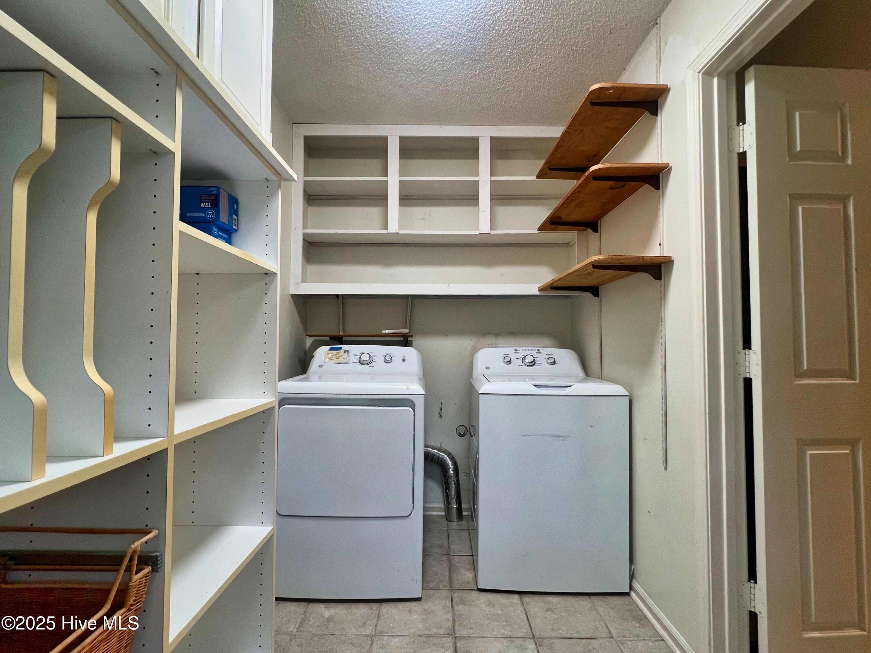 318 Buccaneer Road Wilmington, NC 28409 - Photo 18 of 64 (20) Laundry Room
