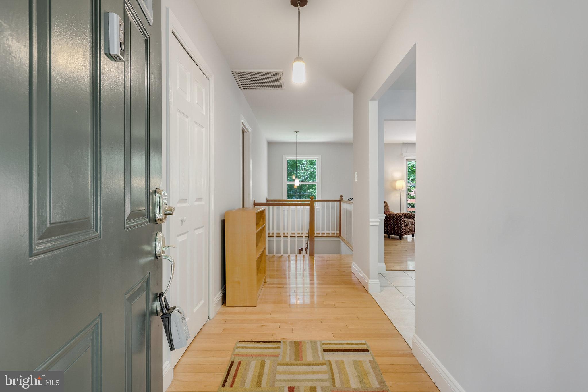 1320 Deep Run Lane Reston, VA 20190 - Photo 4 of 56 Foyer