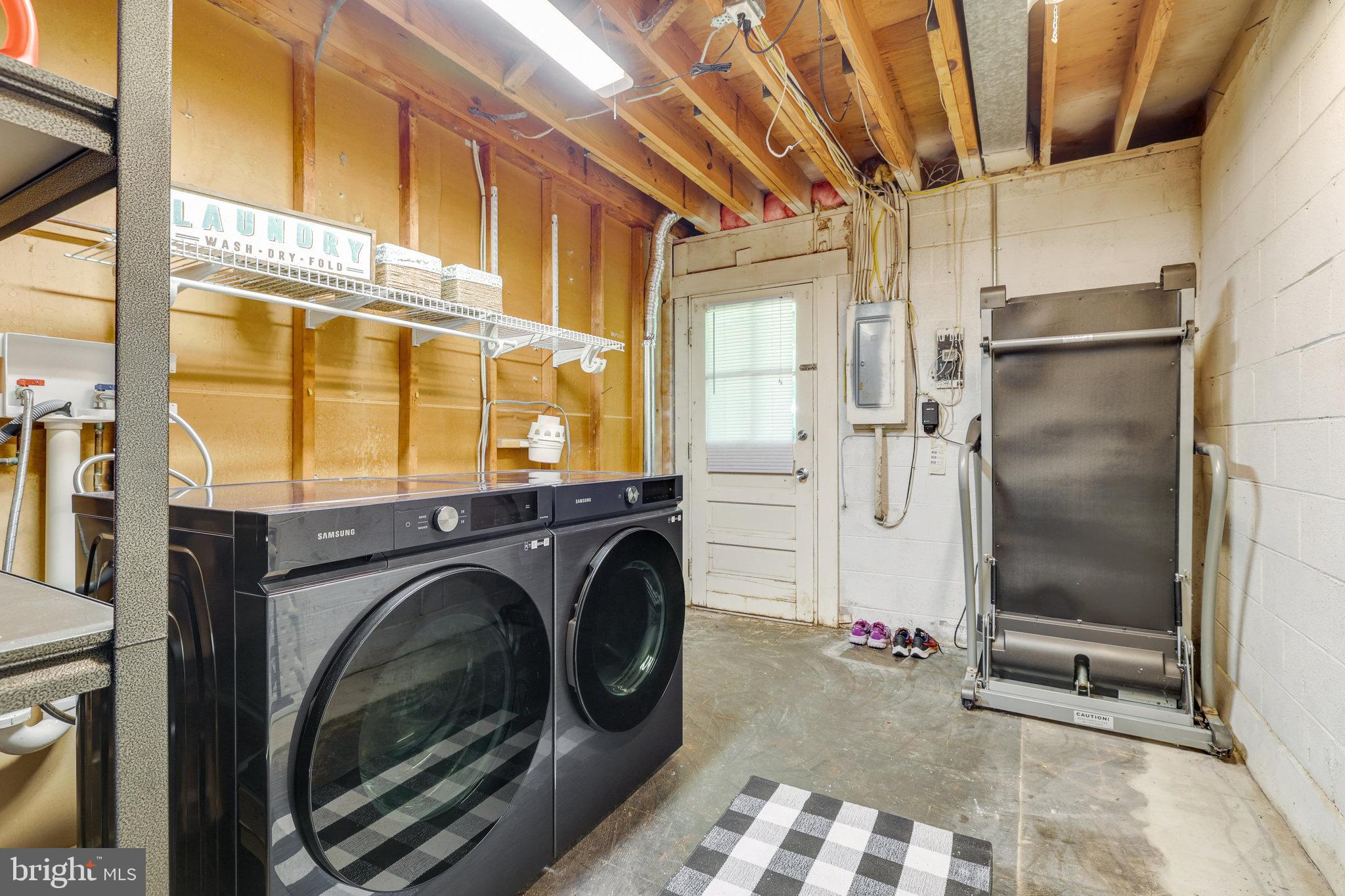 1320 Deep Run Lane Reston, VA 20190 - Photo 45 of 56 Laundry, Door to backyard