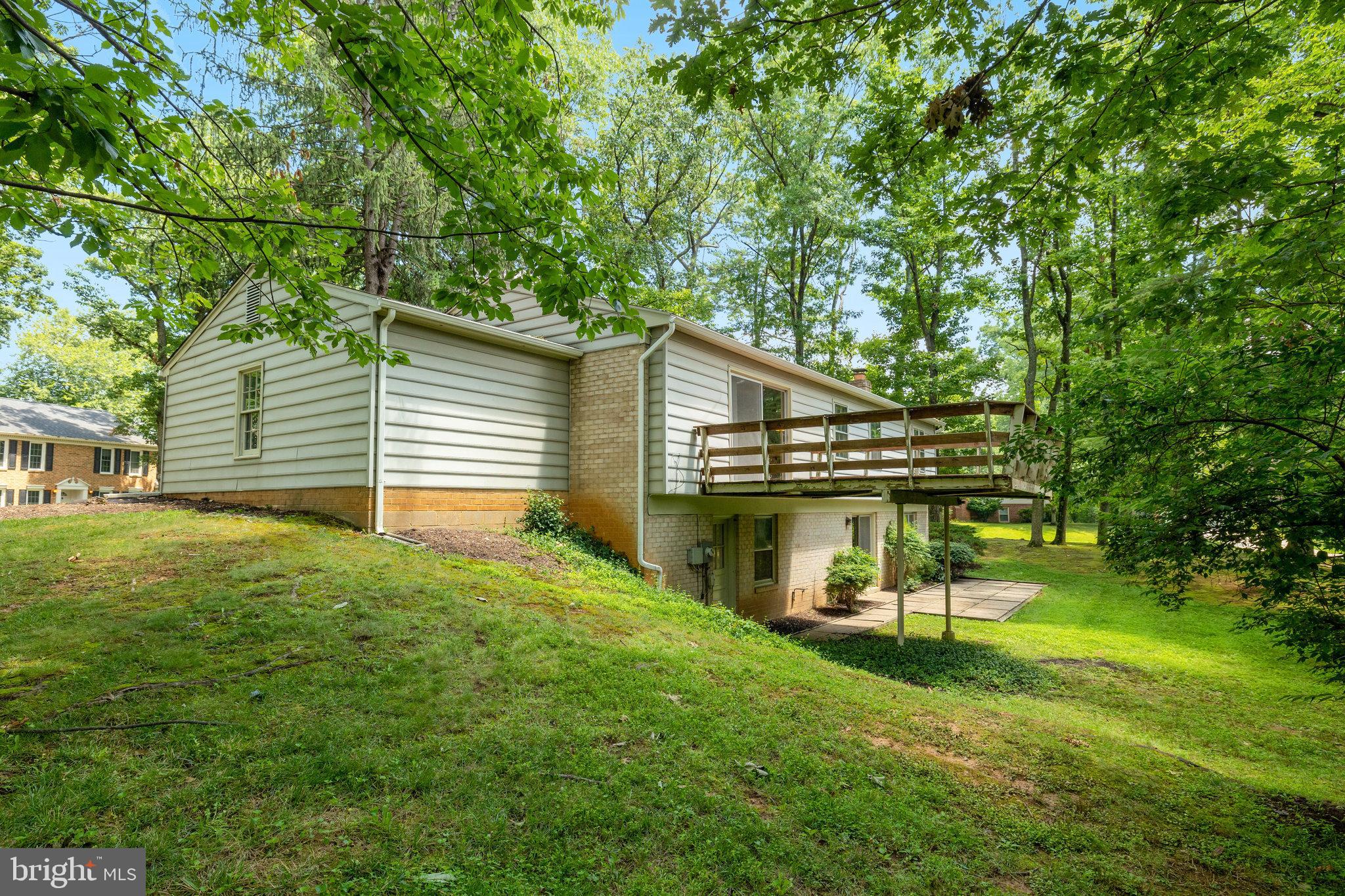 1320 Deep Run Lane Reston, VA 20190 - Photo 49 of 56 Huge private yard
