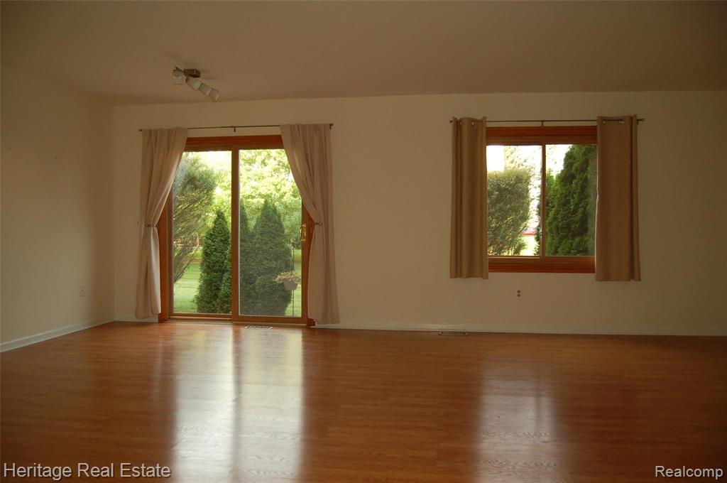 2188 Rochelle Park Drive Rochester, MI 48309 - Photo 5 of 31