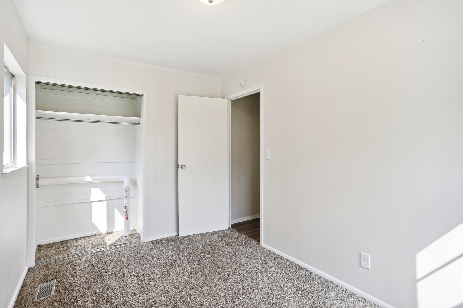 1007 Maplepark Drive Champaign, IL 61821 - Photo 14 of 23 Gallery Image 14