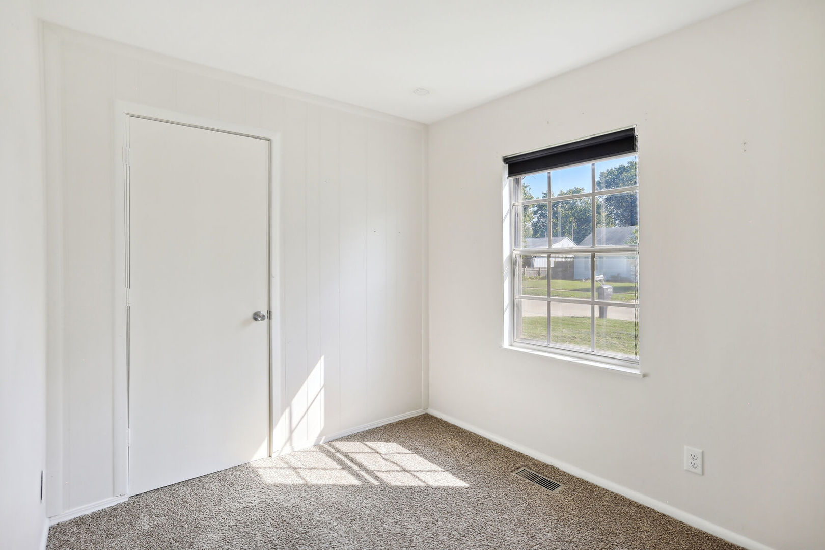 1007 Maplepark Drive Champaign, IL 61821 - Photo 15 of 23 Gallery Image 15
