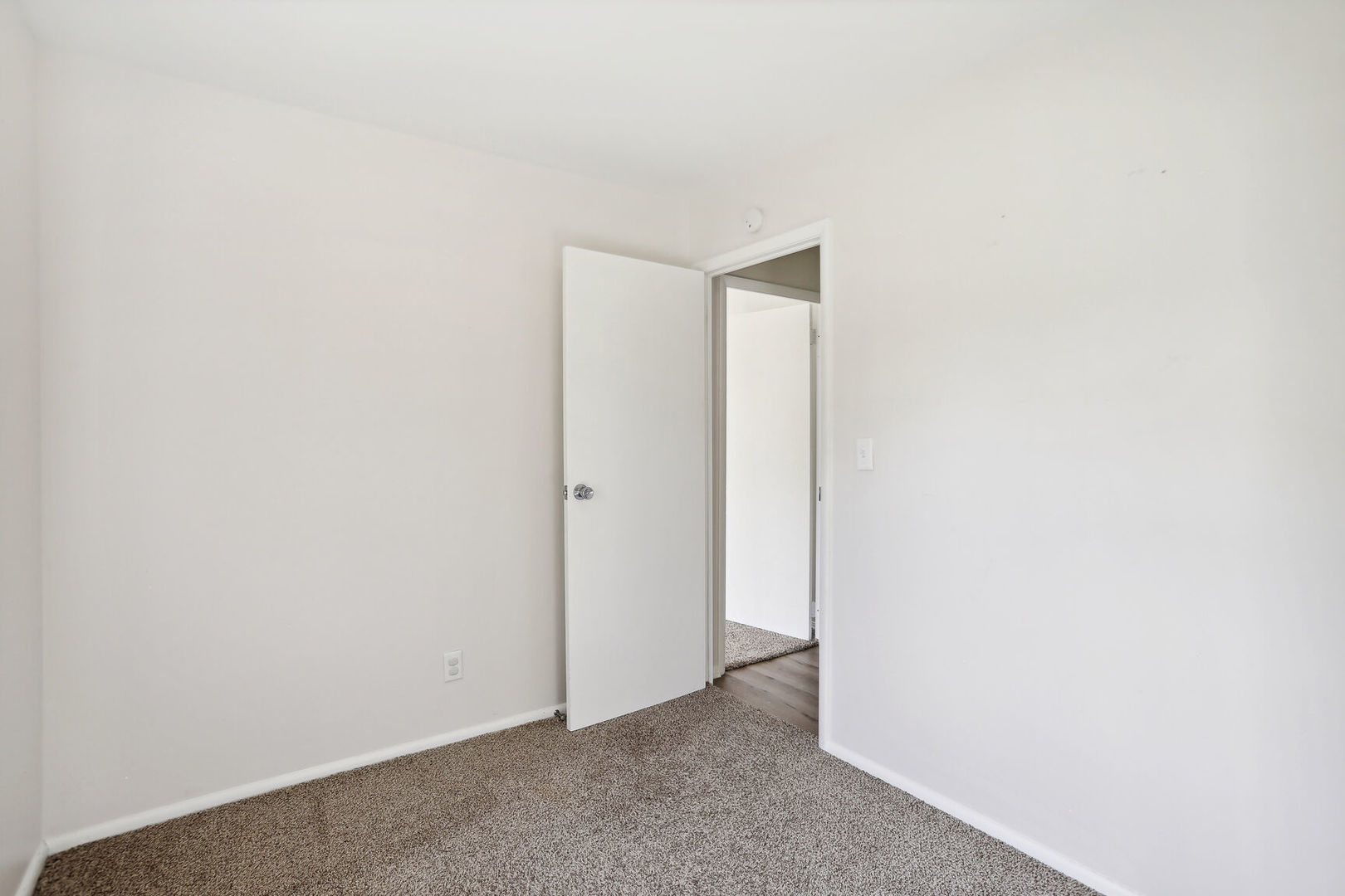 1007 Maplepark Drive Champaign, IL 61821 - Photo 16 of 23 Gallery Image 16