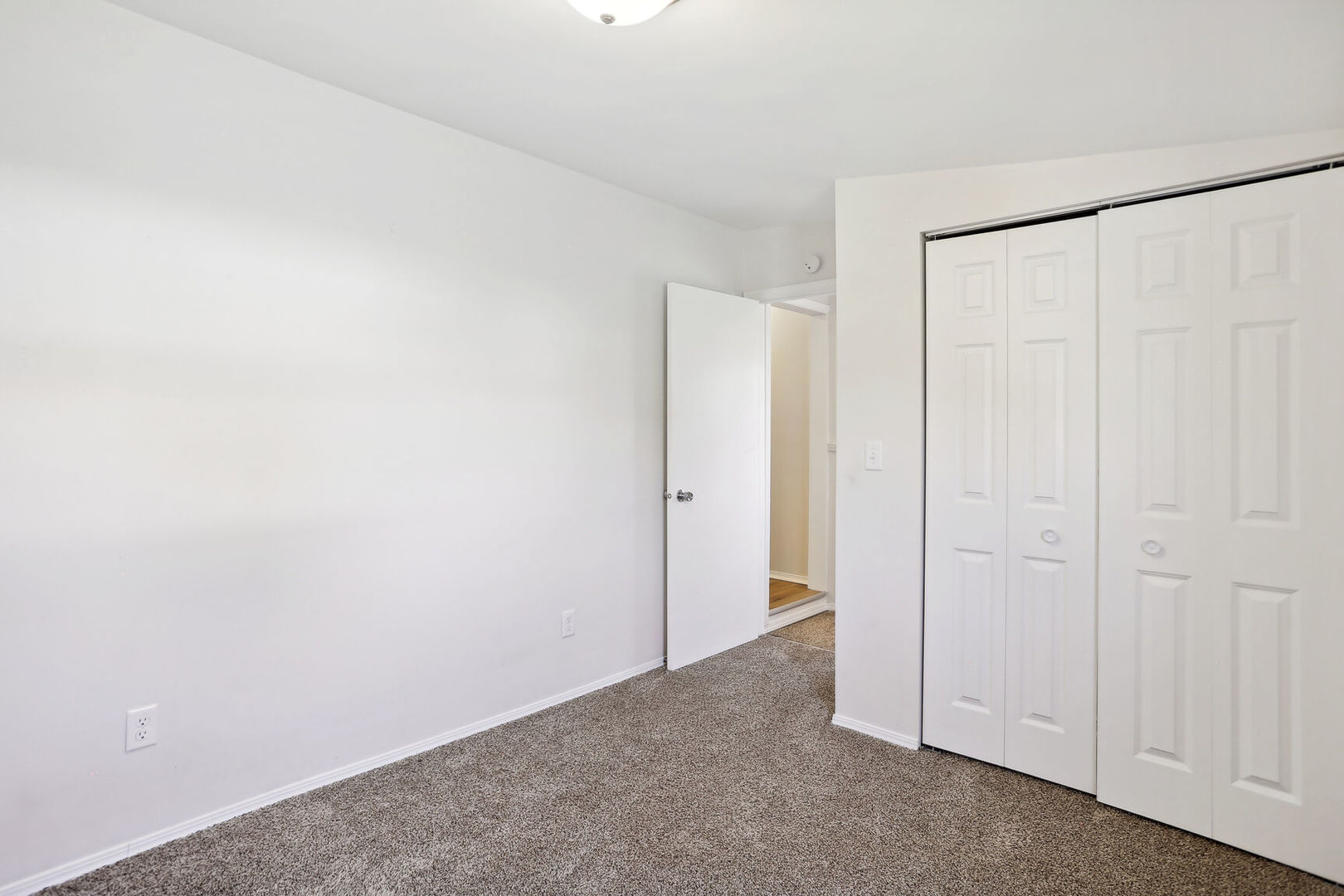 1007 Maplepark Drive Champaign, IL 61821 - Photo 17 of 23 Gallery Image 17