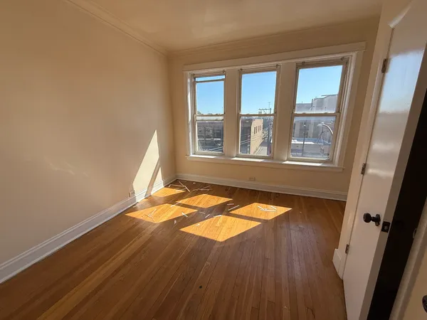 $950 | 6248 South Western Avenue, Unit 3N, Chicago, IL 60636