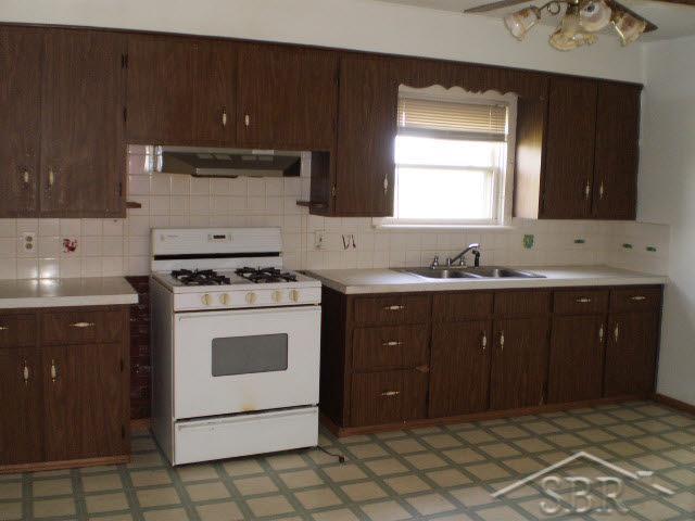 1789 South Huron Road Kawkawlin, MI 48631 - Photo 4 of 6 20094814-3.JPG