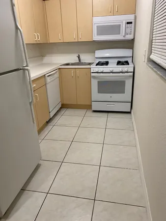 $1,600 | 2080 Northeast 167th Street, Unit 9, North Miami Beach, FL 33162