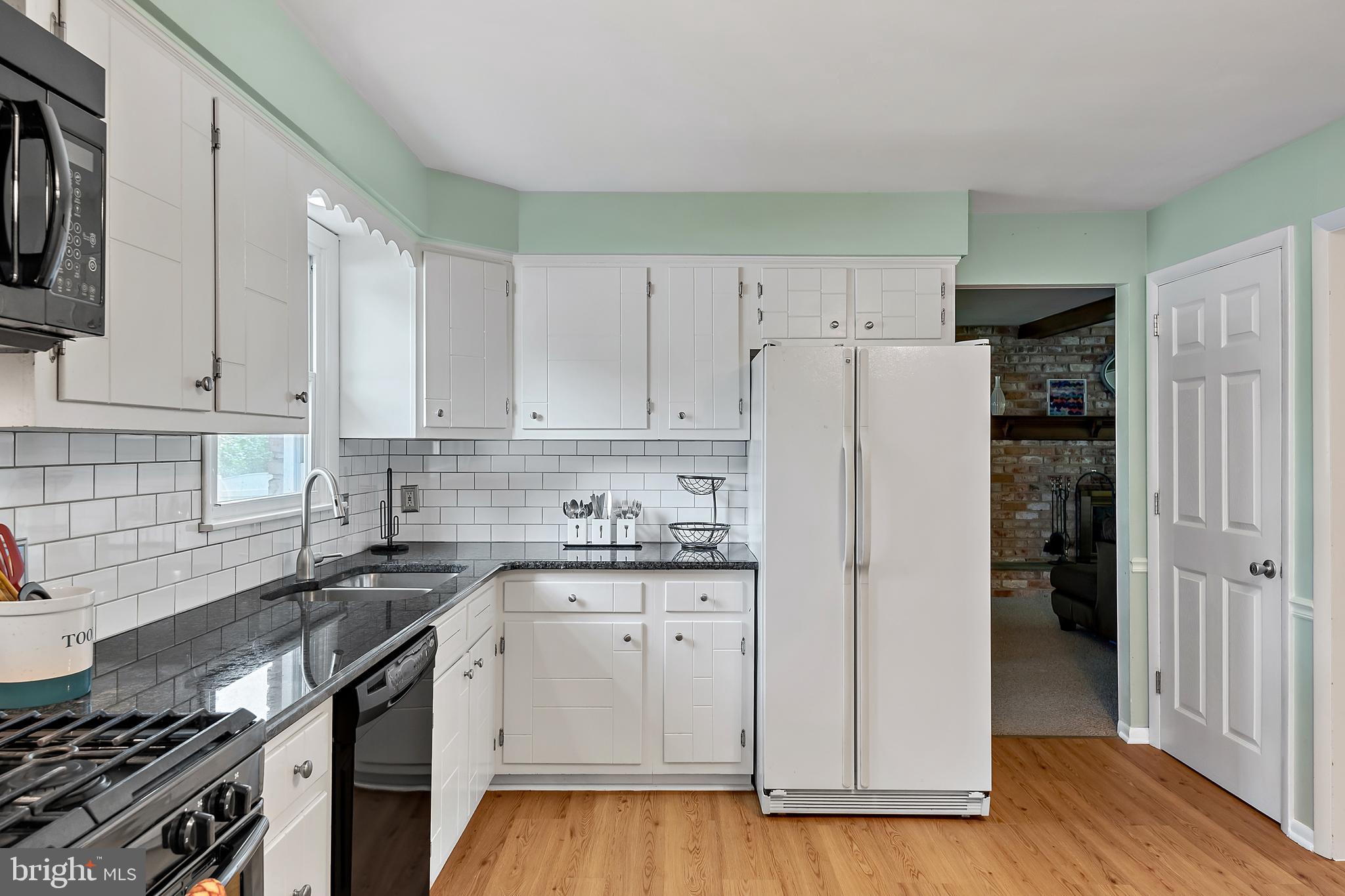 1284 Greenbriar Road York, PA 17404 - Photo 13 of 41 Gallery Image 13