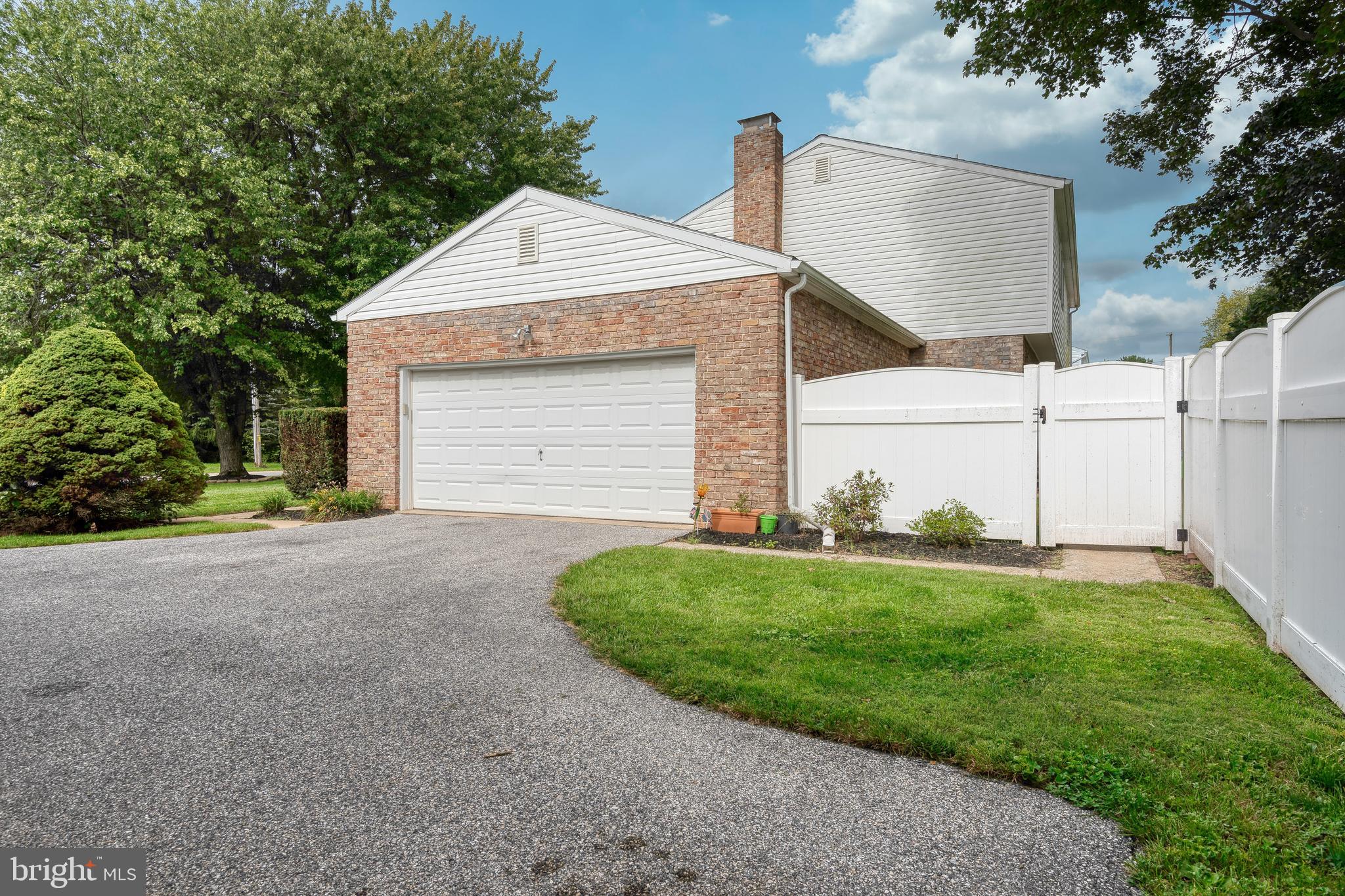 1284 Greenbriar Road York, PA 17404 - Photo 34 of 41 Gallery Image 34