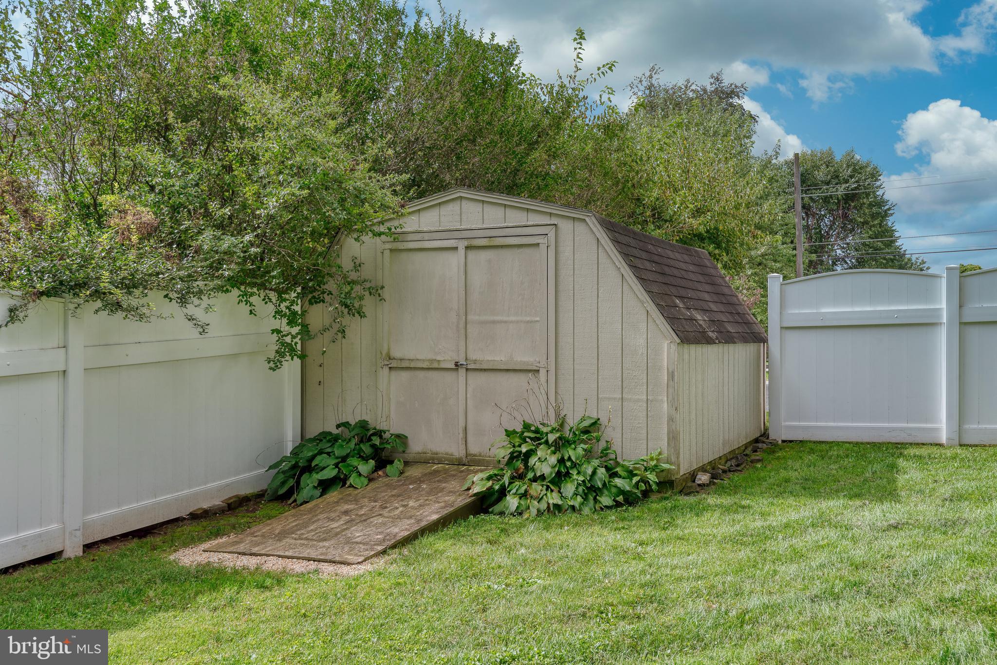 1284 Greenbriar Road York, PA 17404 - Photo 35 of 41 Gallery Image 35