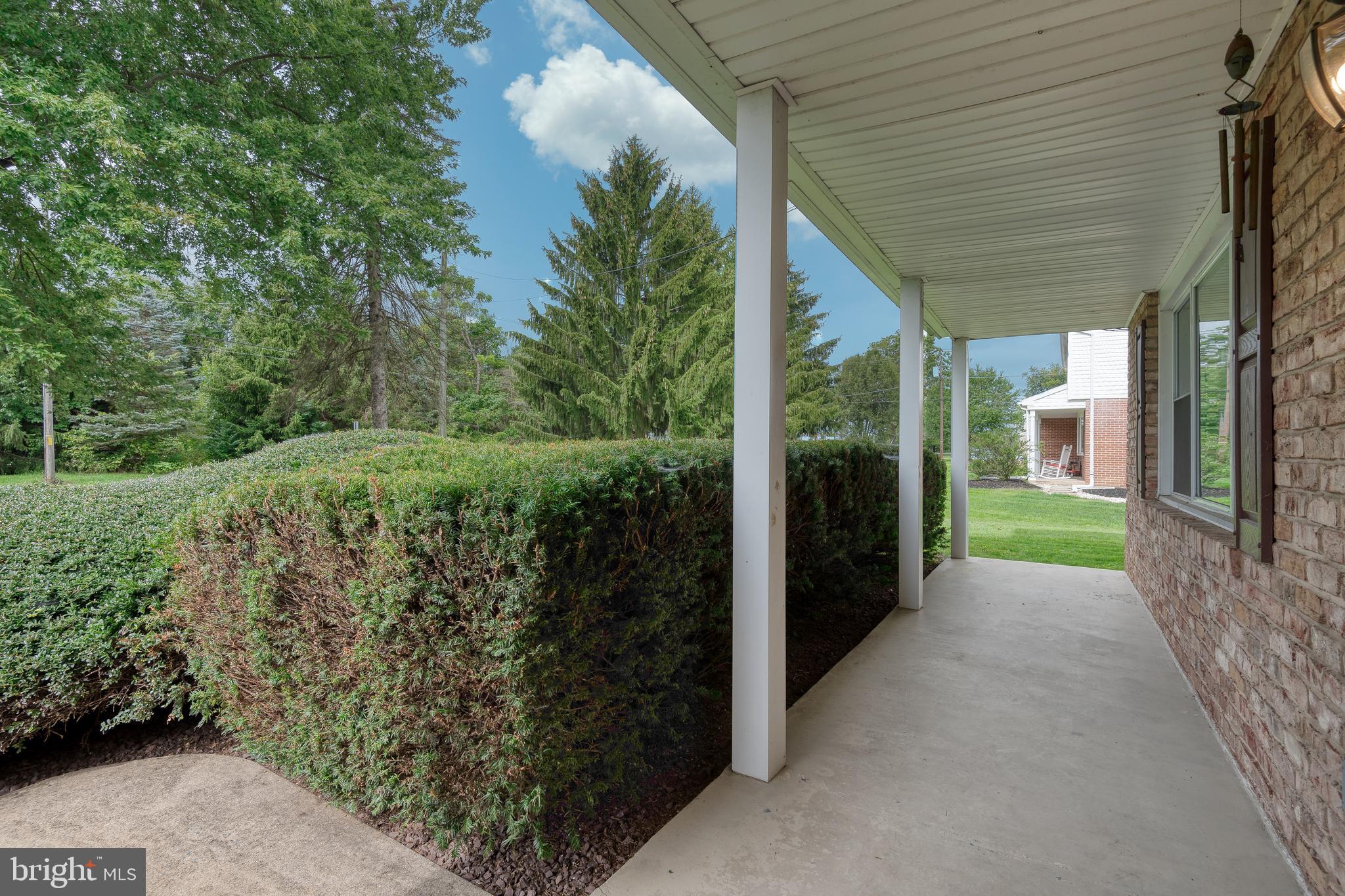 1284 Greenbriar Road York, PA 17404 - Photo 4 of 41 Gallery Image 4