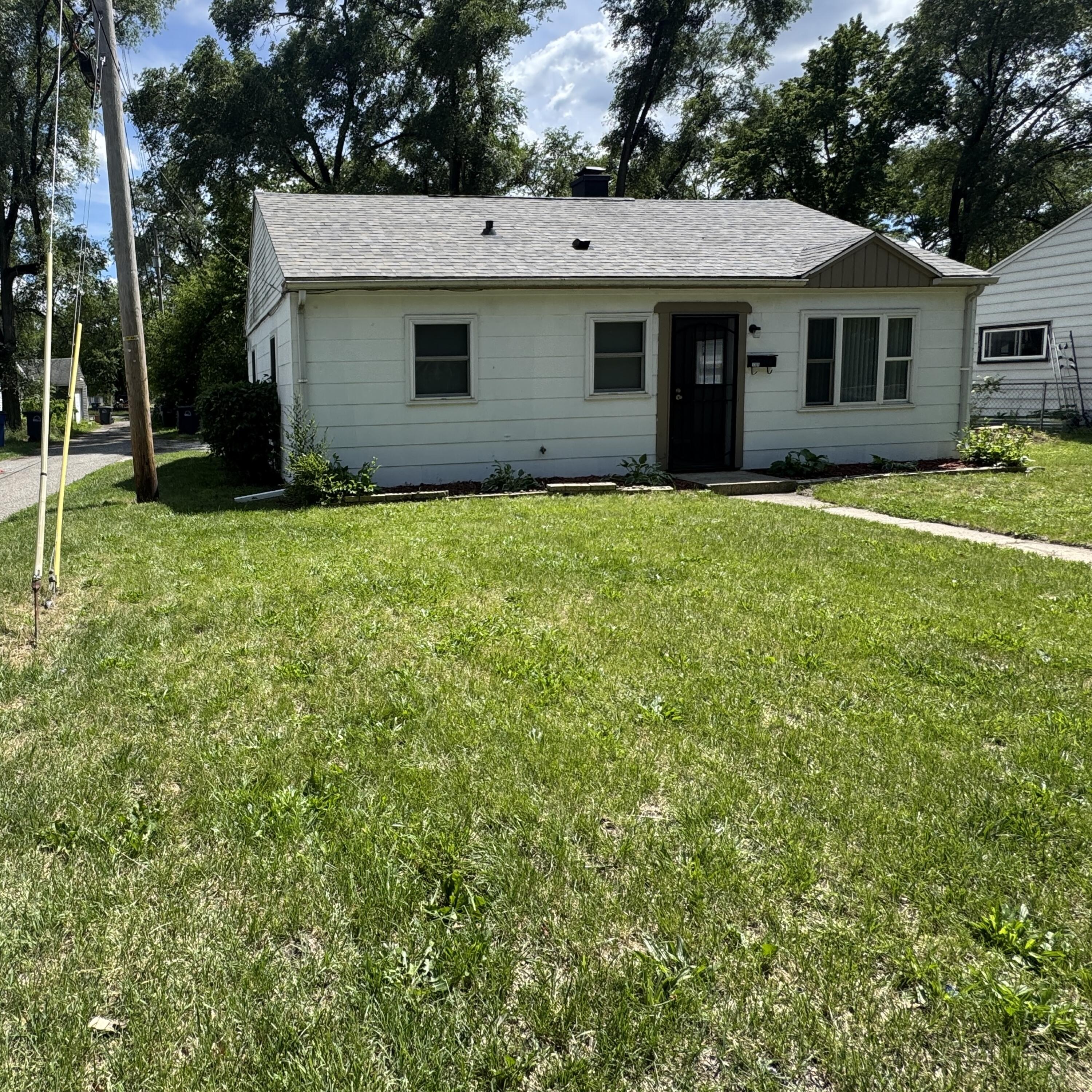 1305 Springland Avenue Michigan City, IN 46360 - Photo 3 of 16 3000x3000