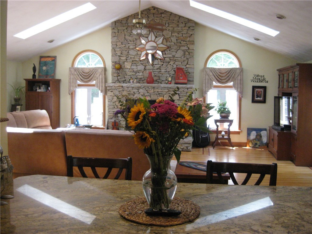 601 Hill Farm Road Coventry, RI 02816 - Photo 5 of 30