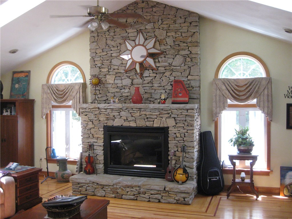 601 Hill Farm Road Coventry, RI 02816 - Photo 6 of 30