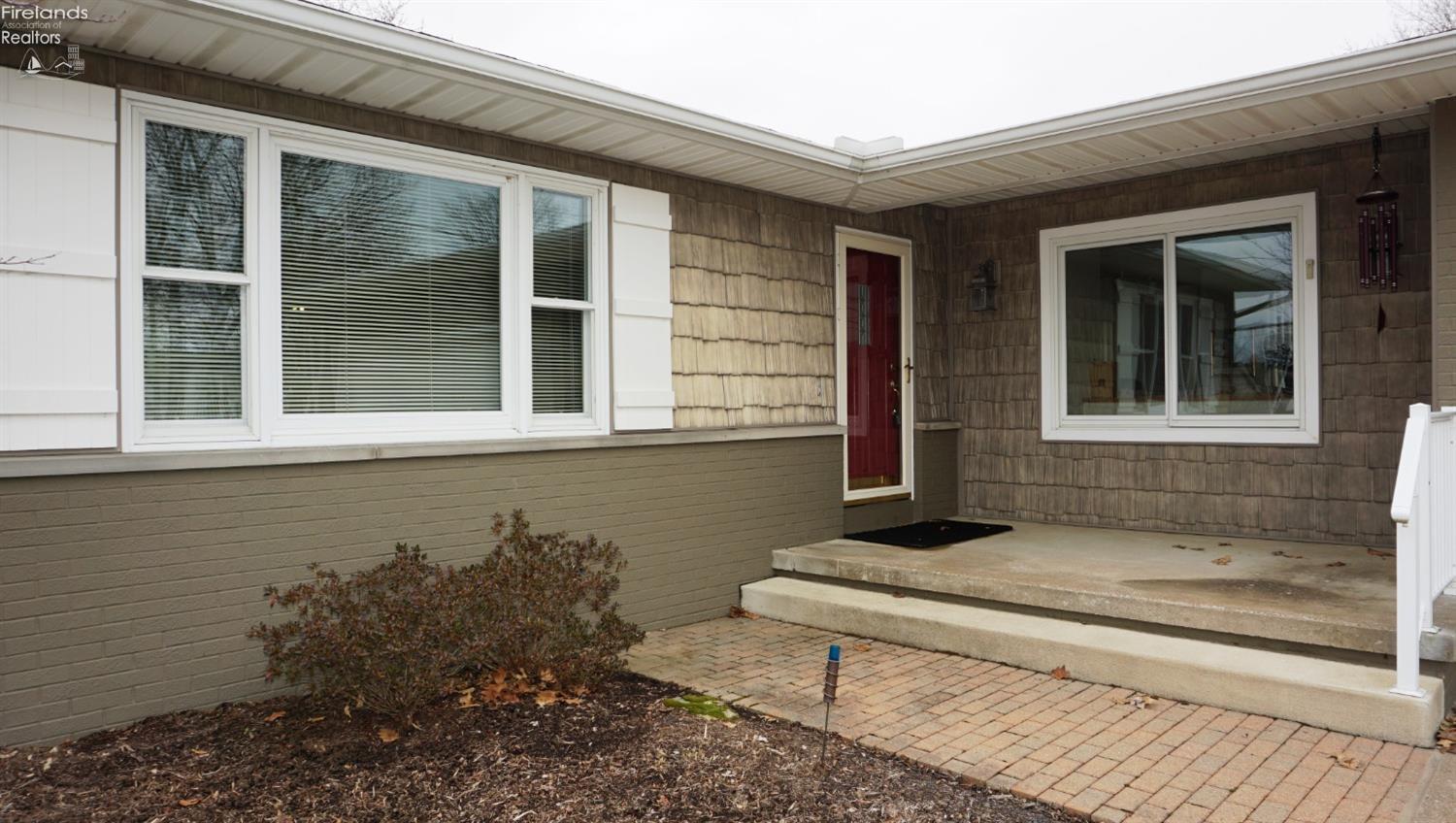 301 Orangewood Road Huron, OH 44839 - Photo 2 of 40 Gallery Image 2