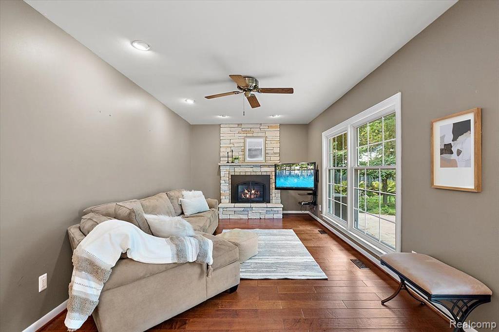 144 Oaklane Drive Rochester Hills, MI 48306 - Photo 25 of 74