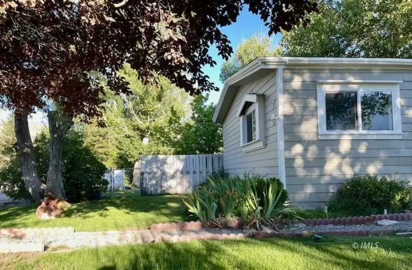 $368,000 | 70 Walker Place, Benton, CA 93512